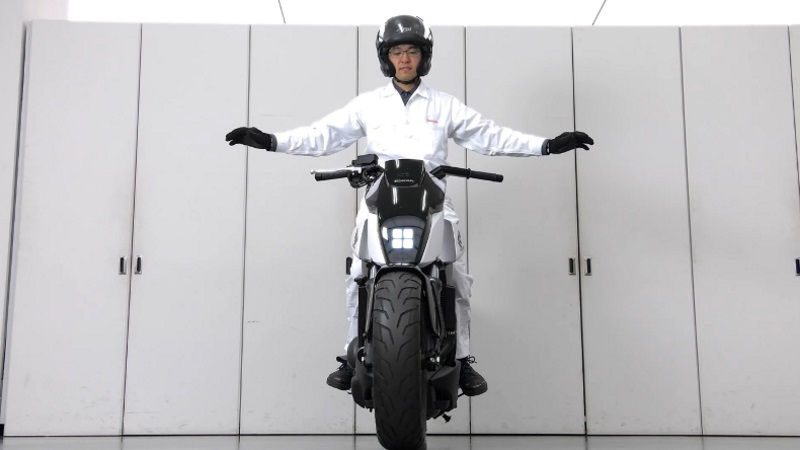 Honda devrilmeyen motosiklet