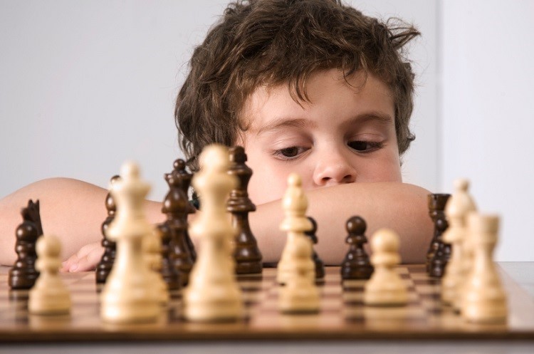 Satranç oynamanın çocuğa faydaları