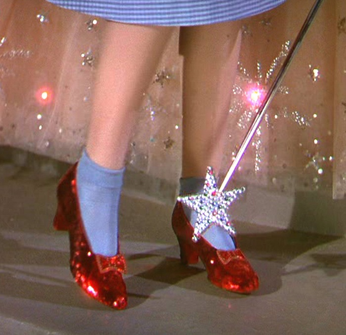 Oz Büyücüsü kırmızı ayakkabılar