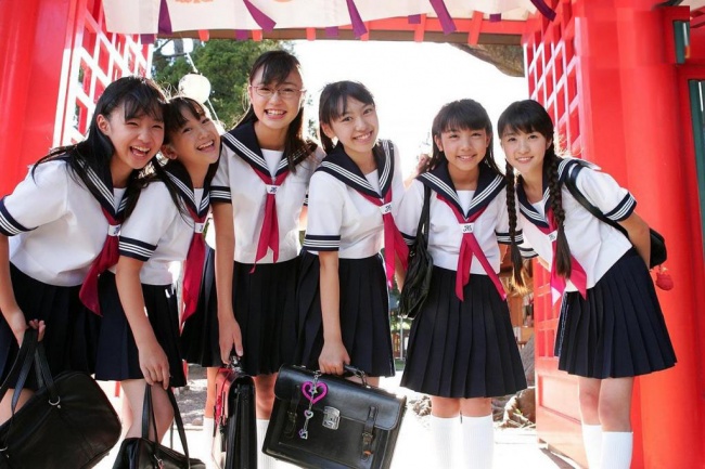 Japon kız öğrenciler