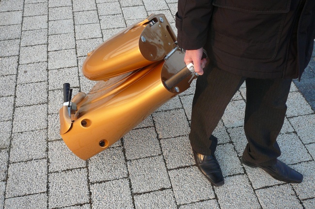 Valize dönüşebilen scooter-2