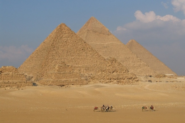 Giza Piramitleri